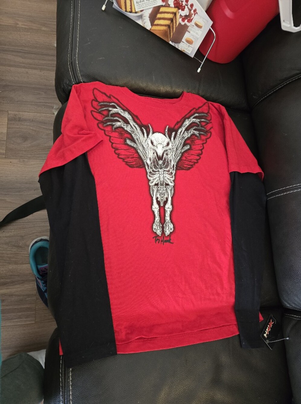Red & Black Long-Sleeve Kids Graphic Top